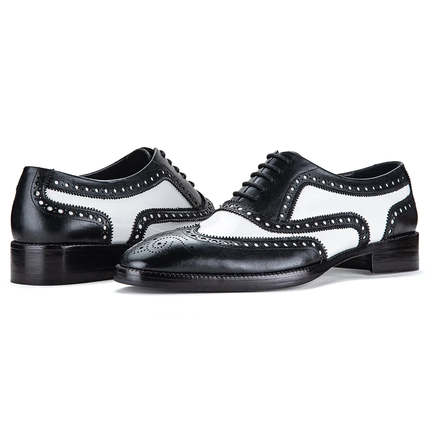 Spectator Wingtip Oxford - Black & White