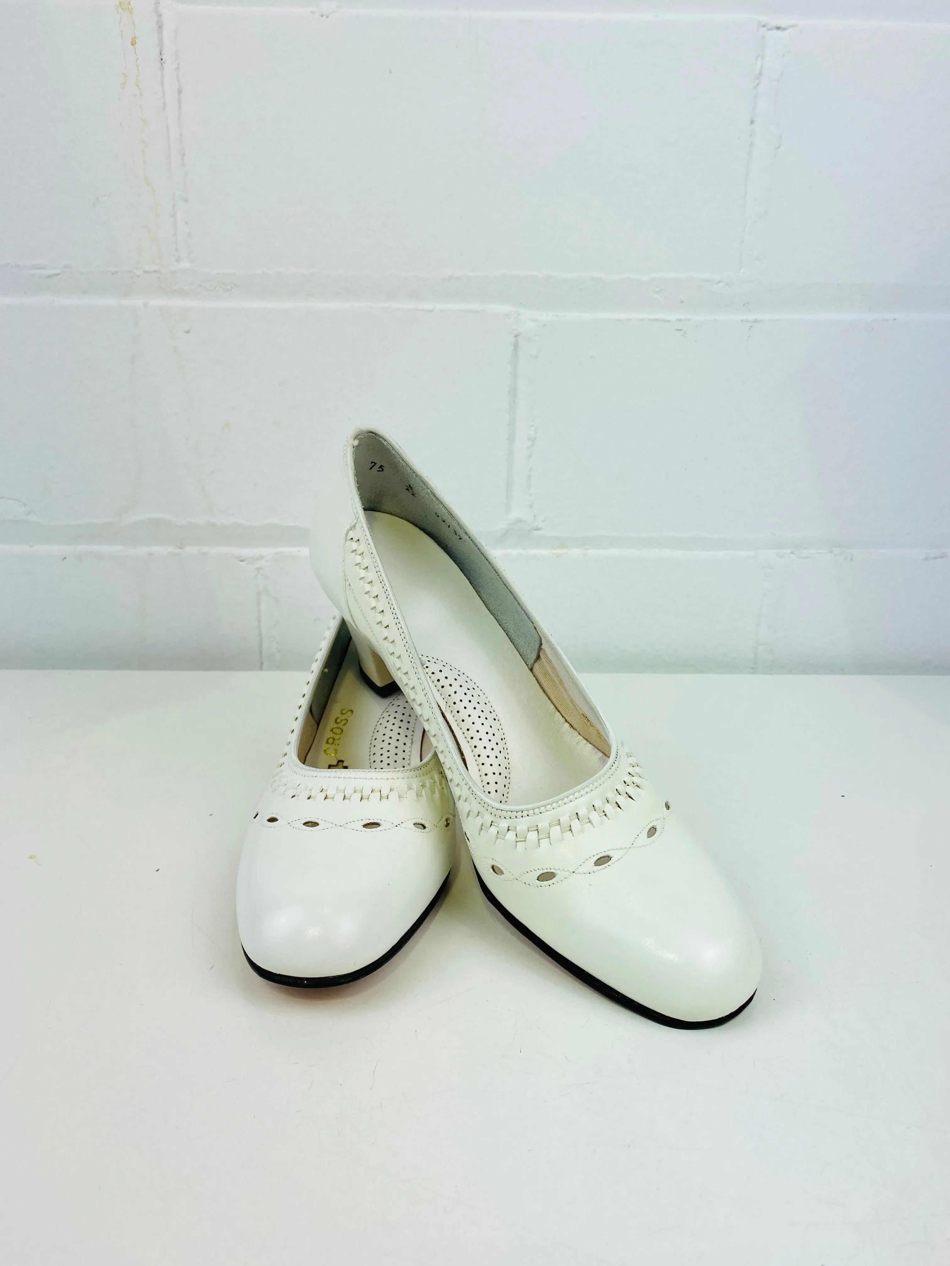 Vintage Deadstock Shoes, Women's 1980s White Leather Mid-Heel Pumps, NOS, 8230